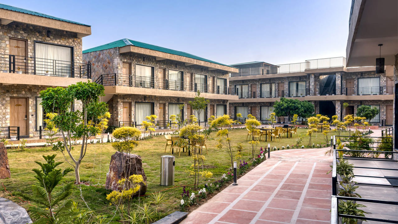 Corbett Elegant Retreat