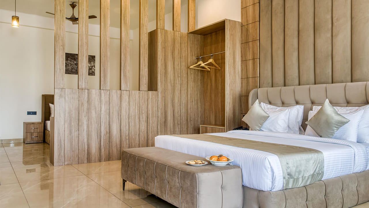 Corbett Elegant Retreat