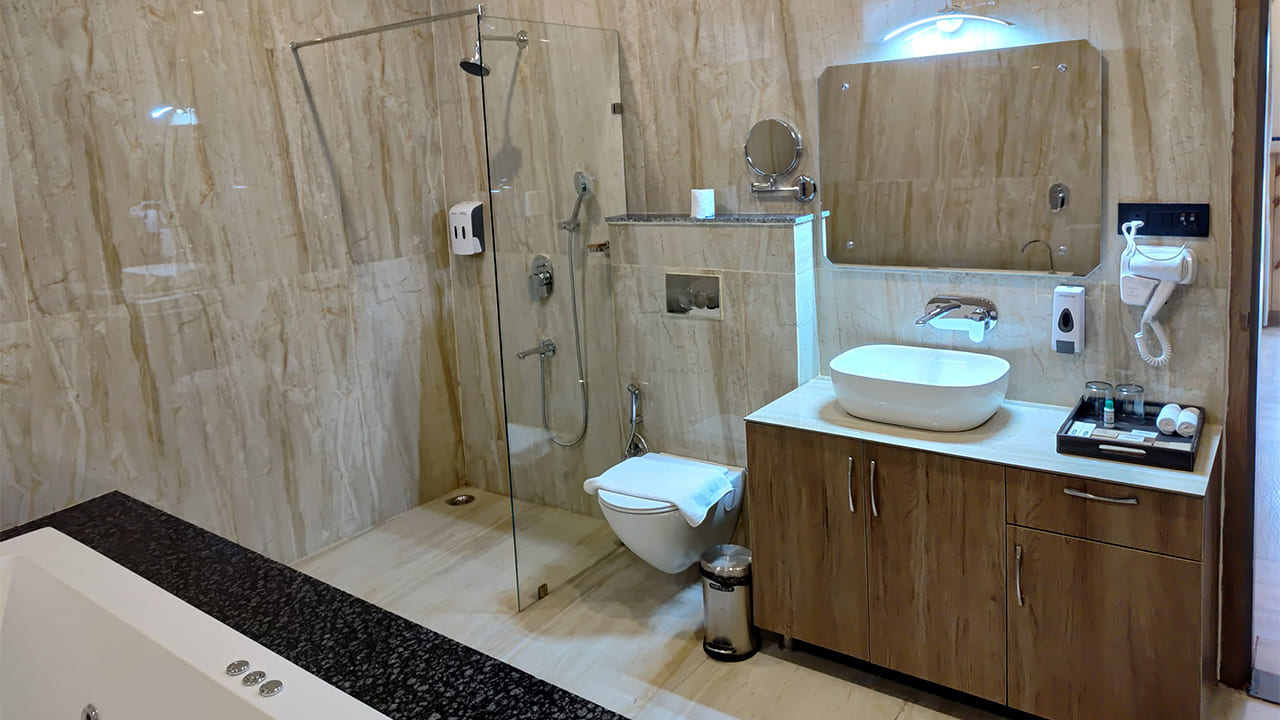 Corbett Elegant Retreat