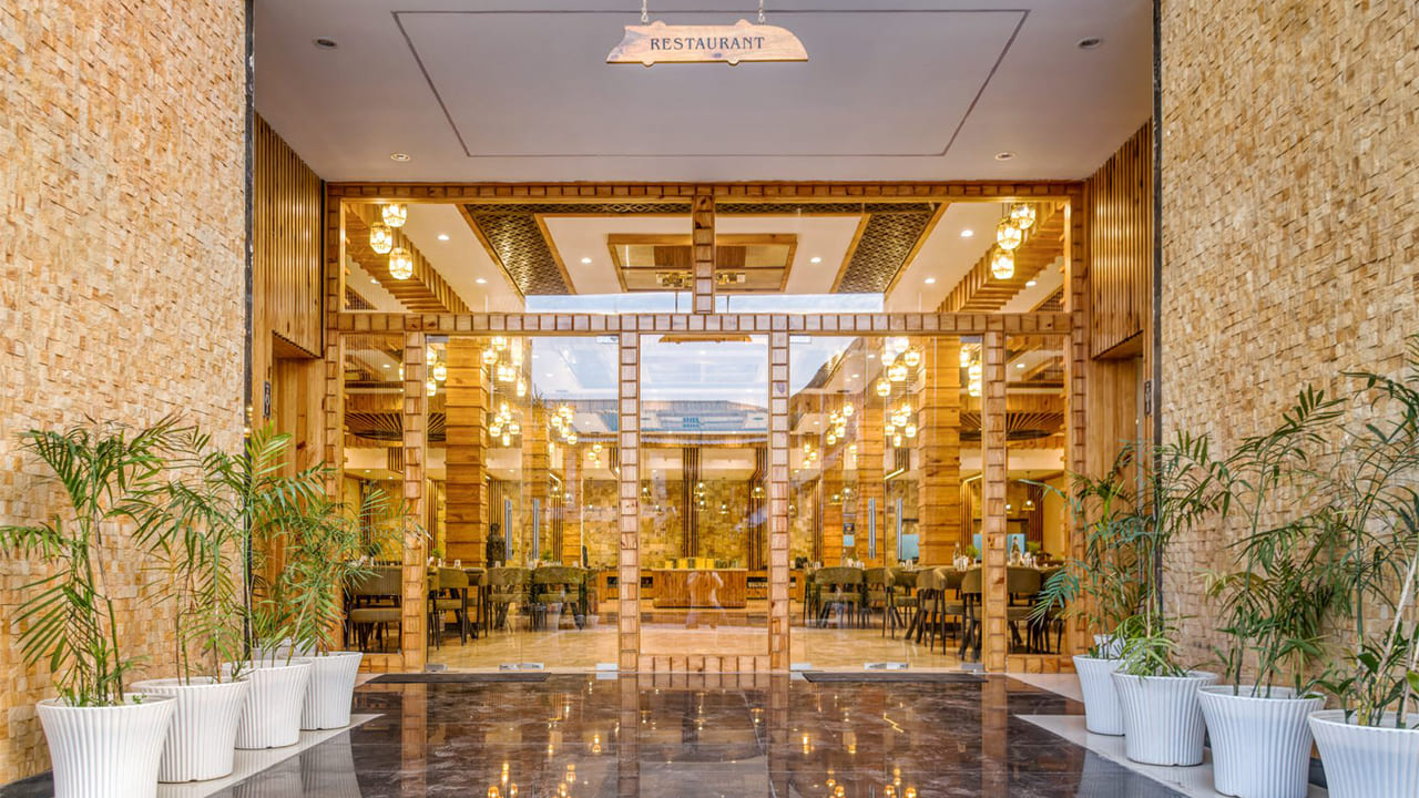 Corbett Elegant Retreat