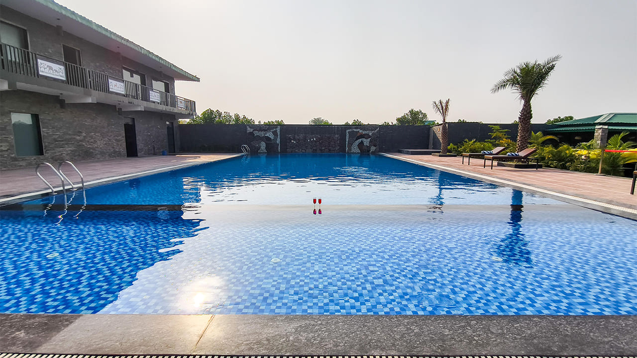 Corbett Elegant Retreat